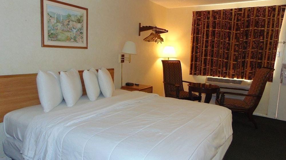 Oceanside Lodge Marmora エクステリア 写真