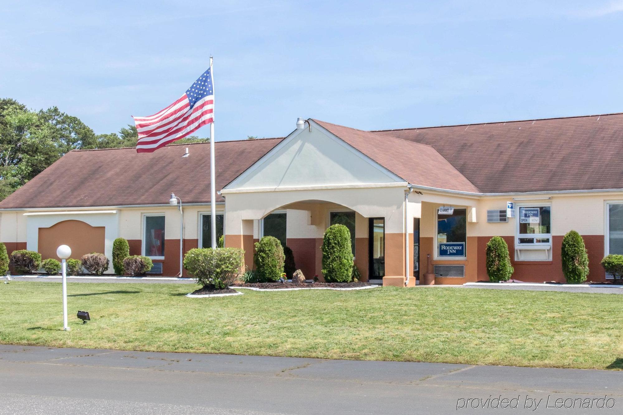 Oceanside Lodge Marmora エクステリア 写真