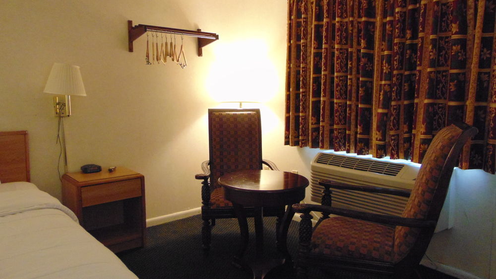 Oceanside Lodge Marmora エクステリア 写真